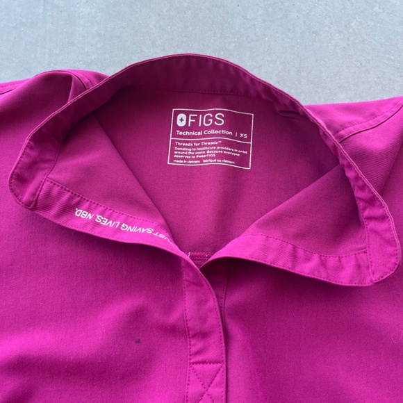 Figs Women's Top and bottom in Magenta - Picture 3 of 6